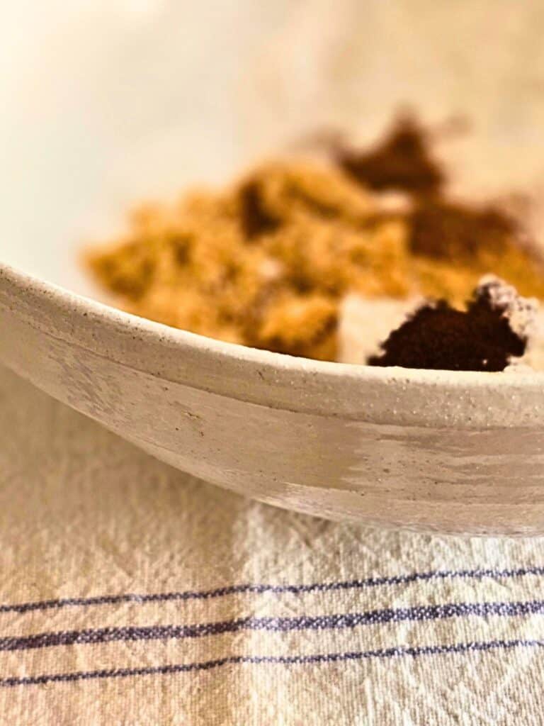DRY INGREDIENTS IN A BOWL FOR BAKERY-STYLE SCONES